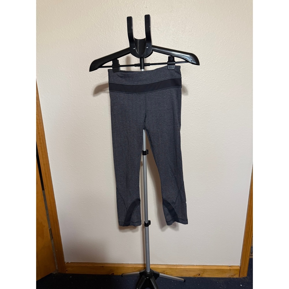 Lululemon Herringbone Crop Leggings Grey Black Athletic‎ Yoga Pants Womens Sz 4